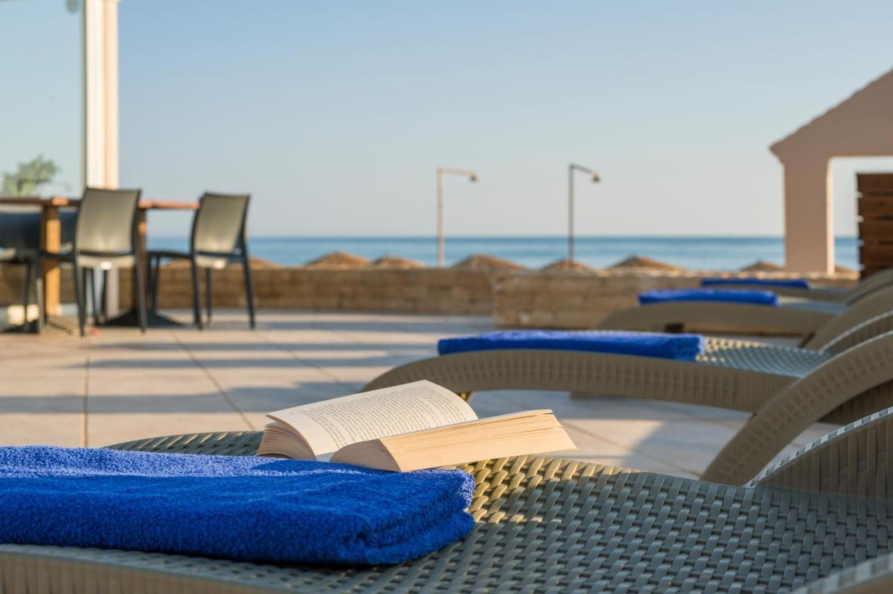 Hotel Caretta Beach Gerani  Exteriör bild