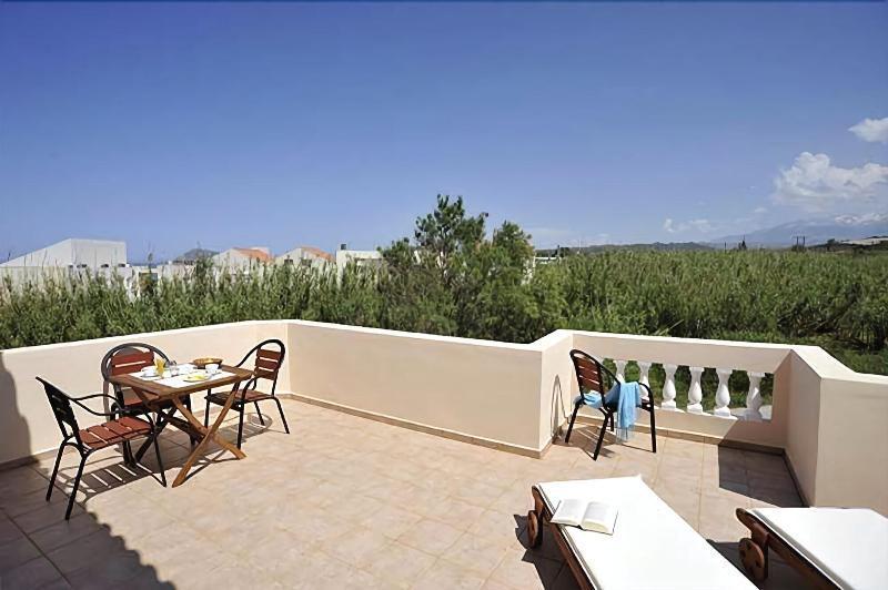 Hotel Caretta Beach Gerani  Exteriör bild