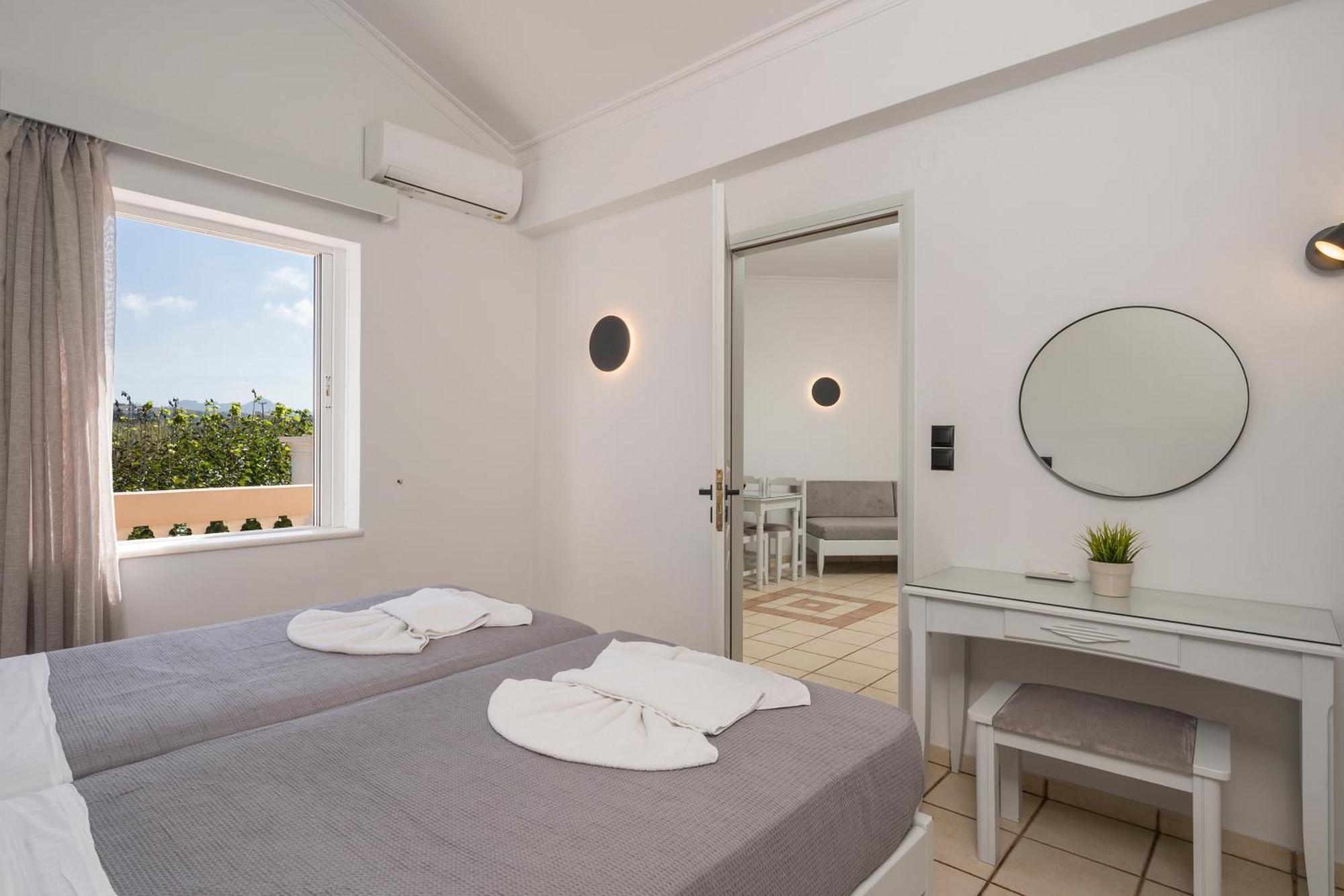Hotel Caretta Beach Gerani  Exteriör bild